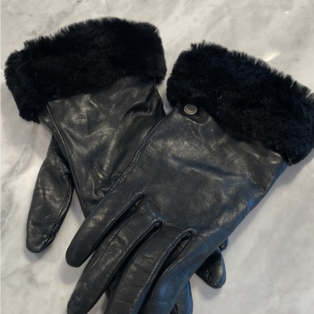 Women’s UGG leather gloves size Large